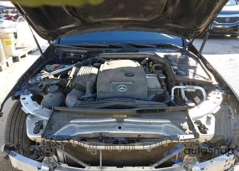 2015 Mercedes-Benz C 300 z USA, uszkodzony, nr VIN 55SWF4JBXFU056603